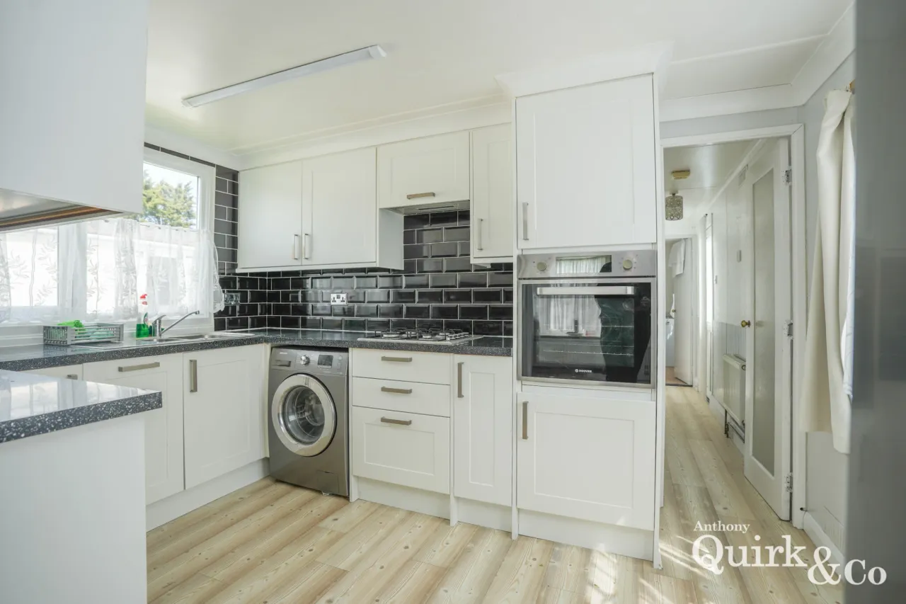 Creek Road, Canvey Island, SS8, photo 3