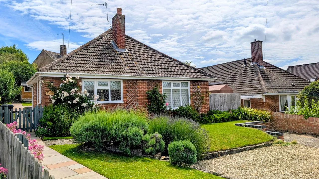 2 bed house for sale, Suzan Crescent, Wantage, OX12