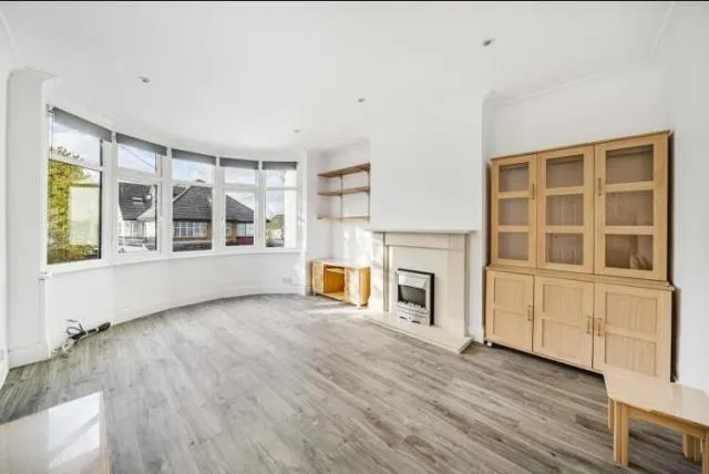 Hutton Grove, London, N12, photo 2