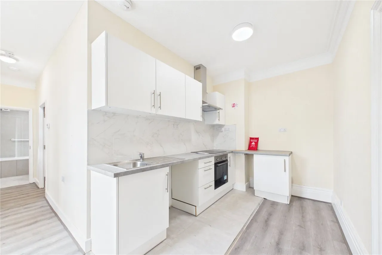 Andover Road, Newbury, RG14, photo 8