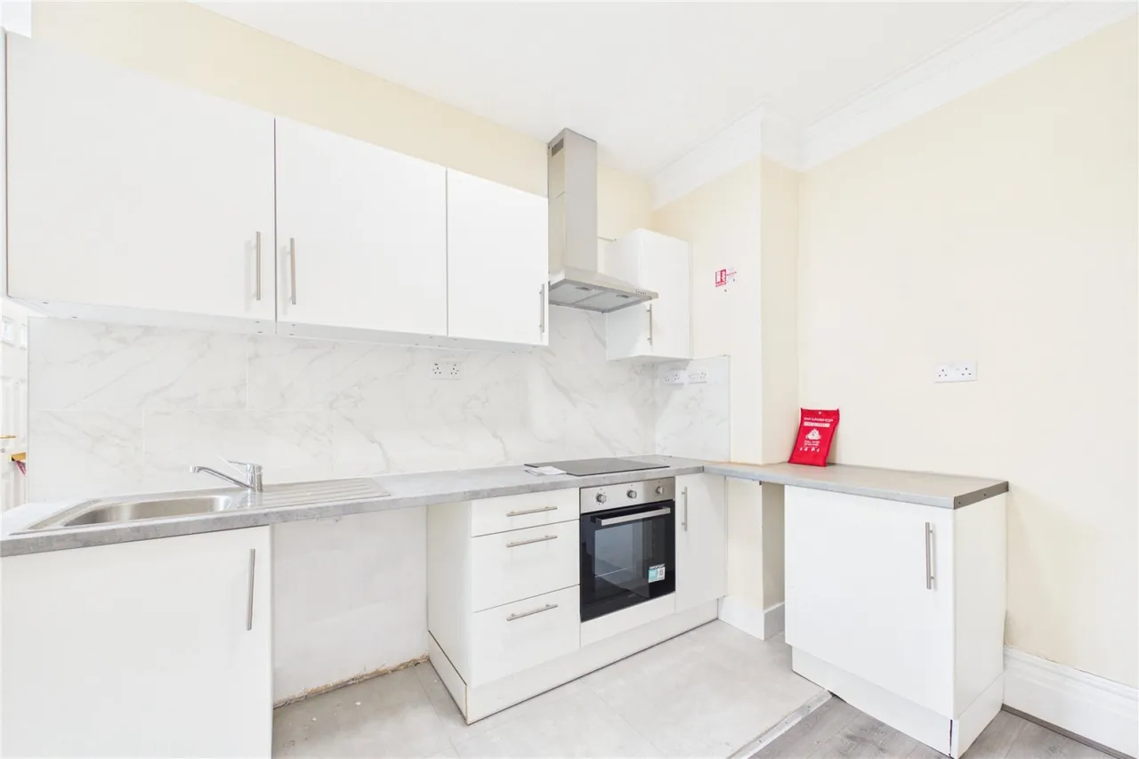 Andover Road, Newbury, RG14, photo 5