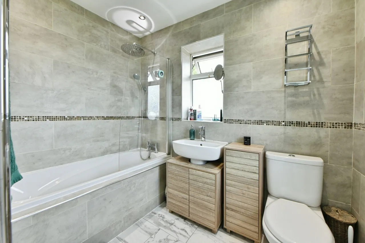 Woodstock Road, Woodley, Stockport, Greater Manchester, SK6, photo 13