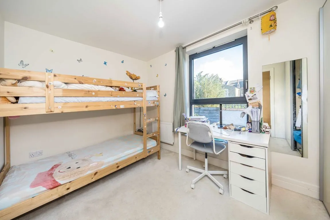 Fallow Place, TW11, photo 4