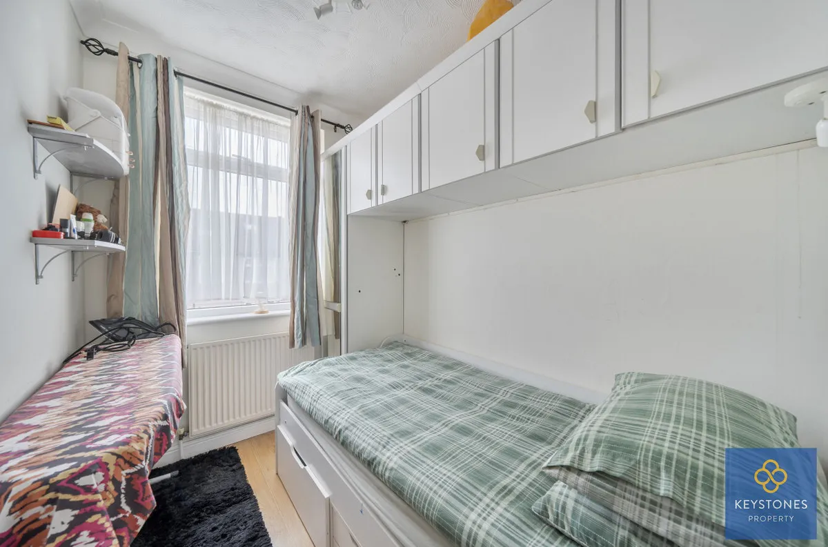 Hainault Road, Romford, RM5 3AP, photo 19