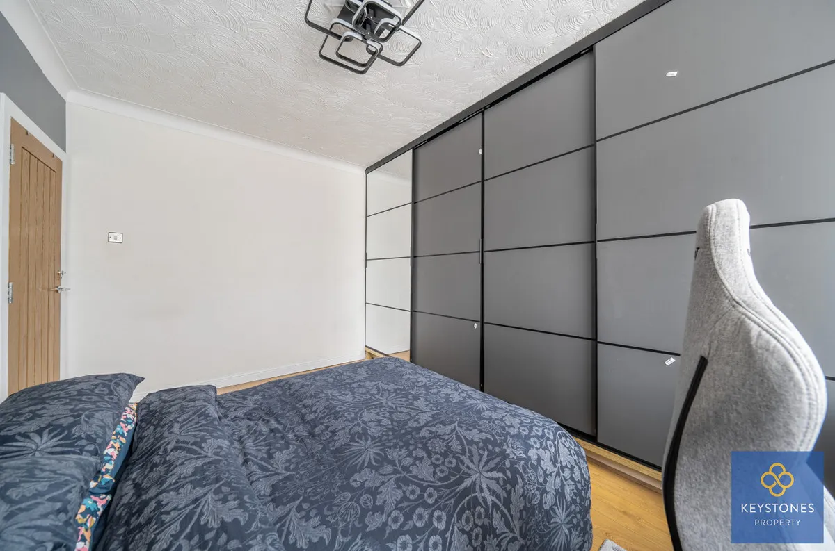 Hainault Road, Romford, RM5 3AP, photo 13