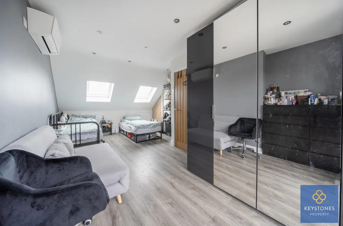 Hainault Road, Romford, RM5 3AP, photo 16