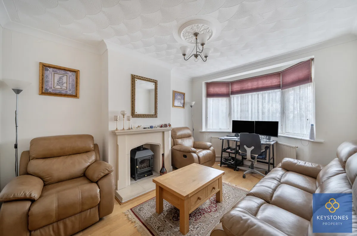 Hainault Road, Romford, RM5 3AP, photo 6