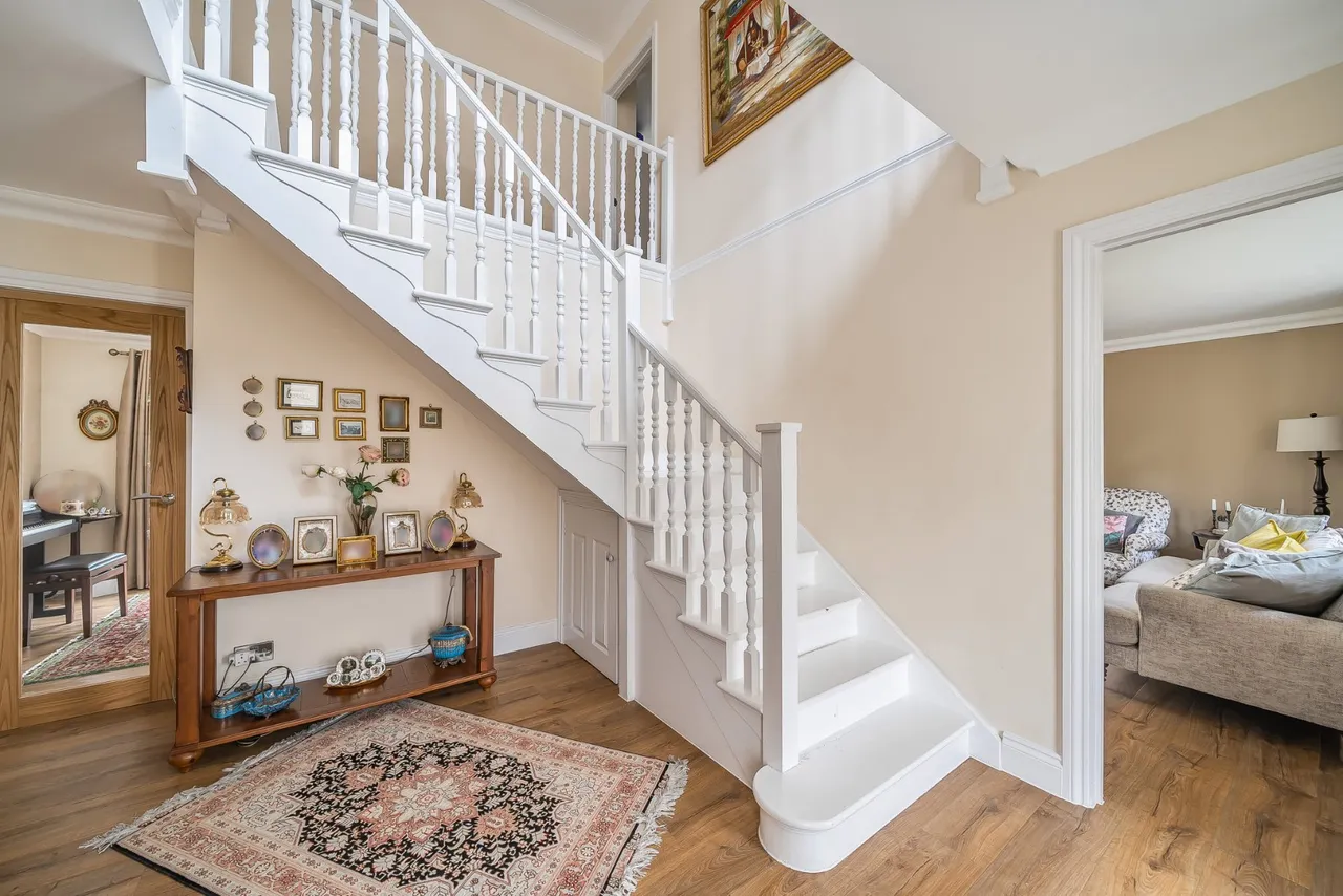 Birch Grove, Pyrford, GU22, photo 5