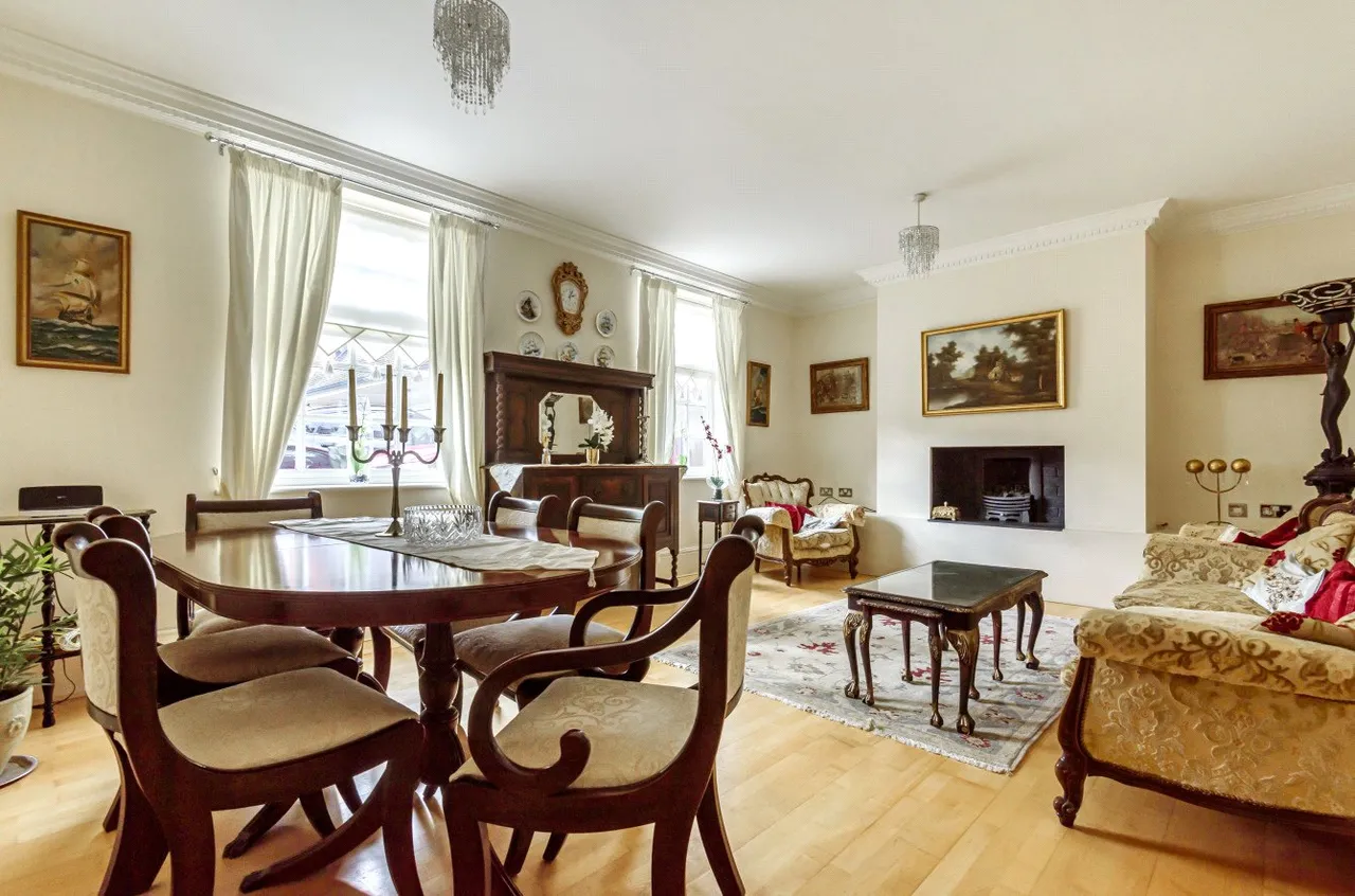 Bracken Place, Chilworth, SO16, photo 7