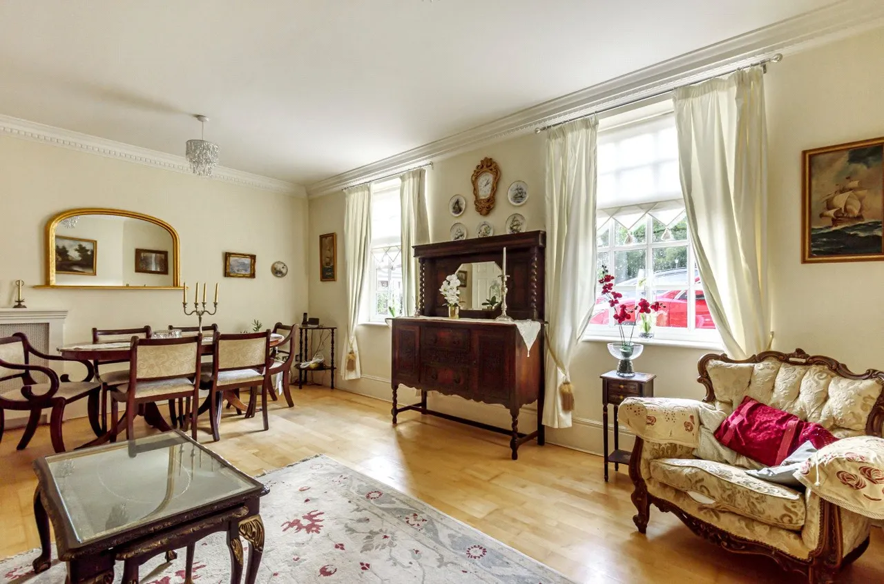 Bracken Place, Chilworth, SO16, photo 9
