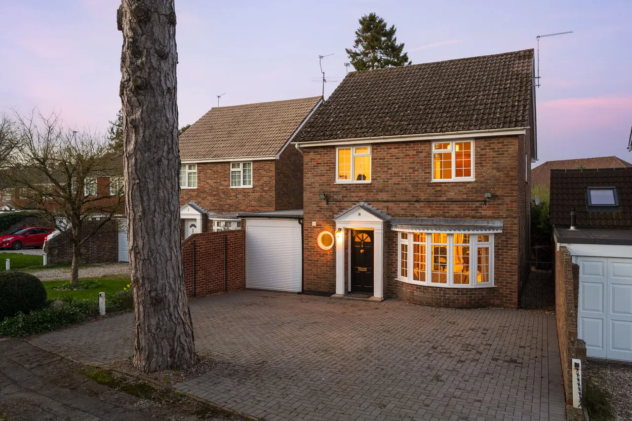 4 bed house for sale — Manor Place, Newbury, RG14