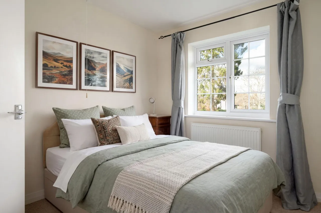 Manor Place, Newbury, RG14, photo 9