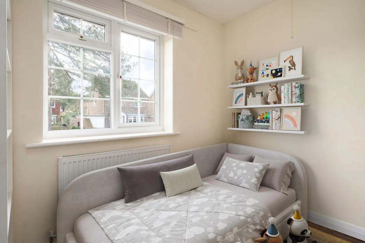 Manor Place, Newbury, RG14, photo 10