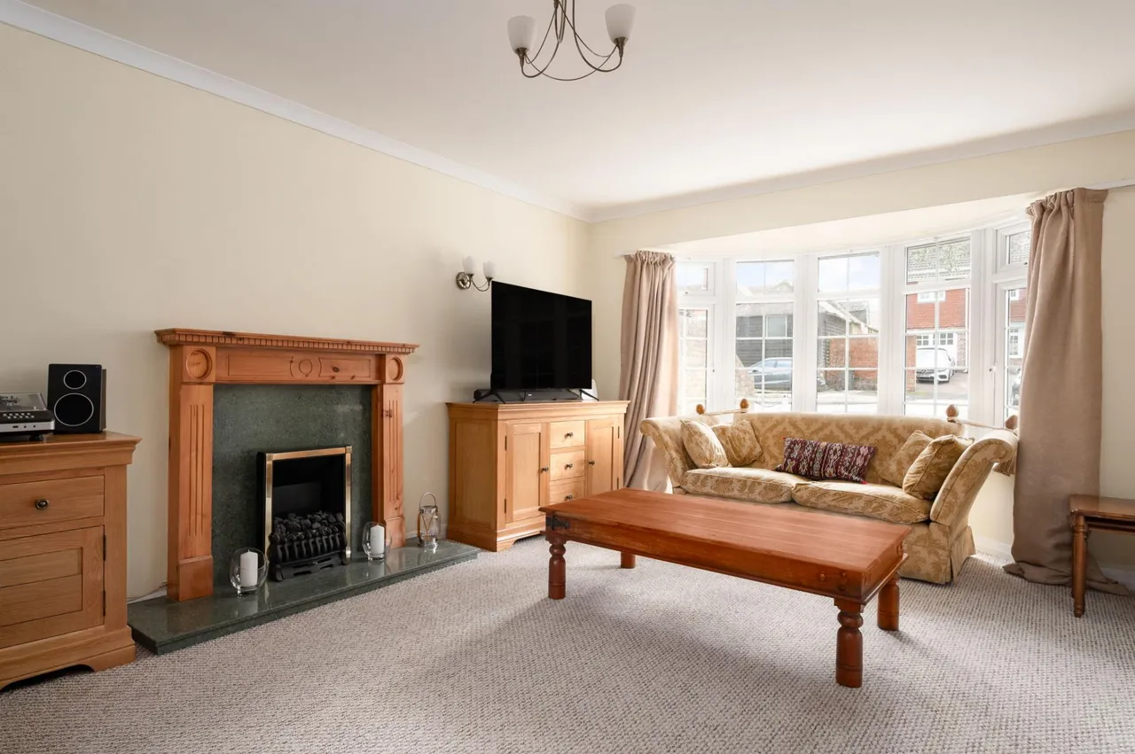 Manor Place, Newbury, RG14, photo 2