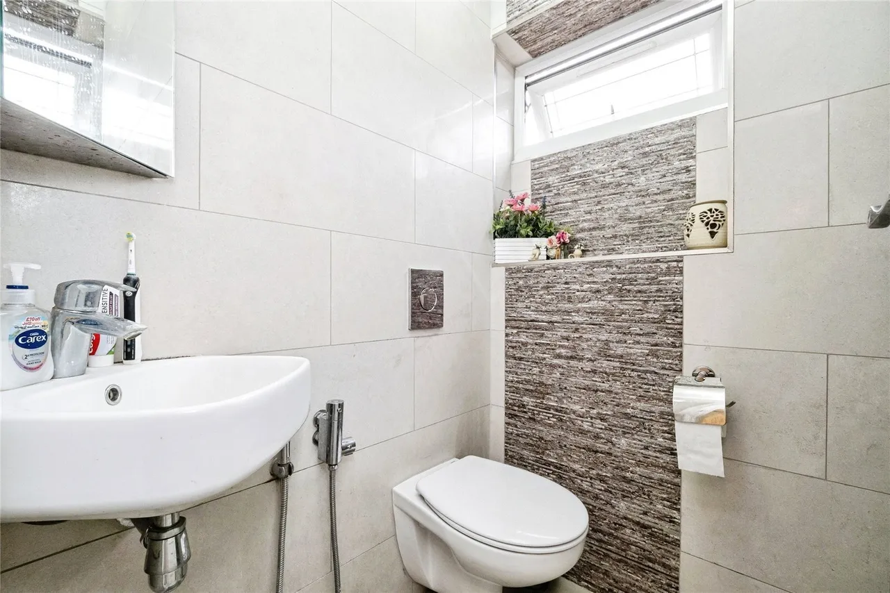 Stephen Avenue, Rainham, RM13, photo 20