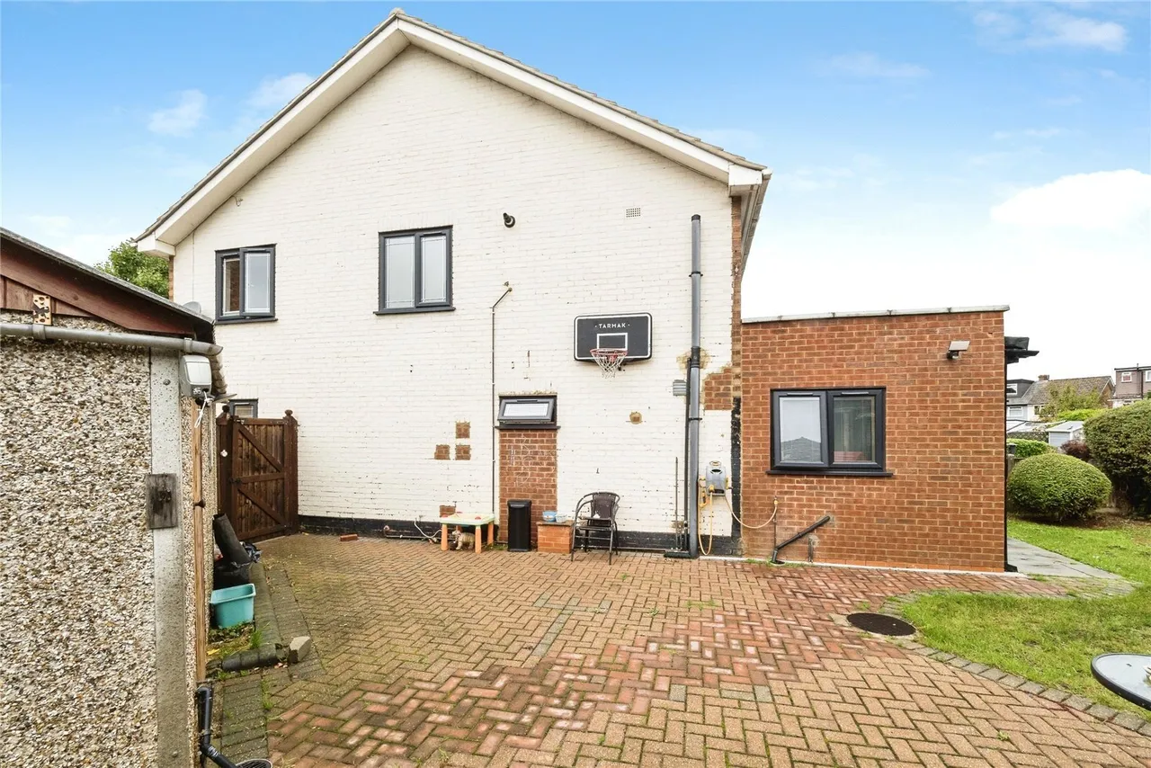 Stephen Avenue, Rainham, RM13, photo 22
