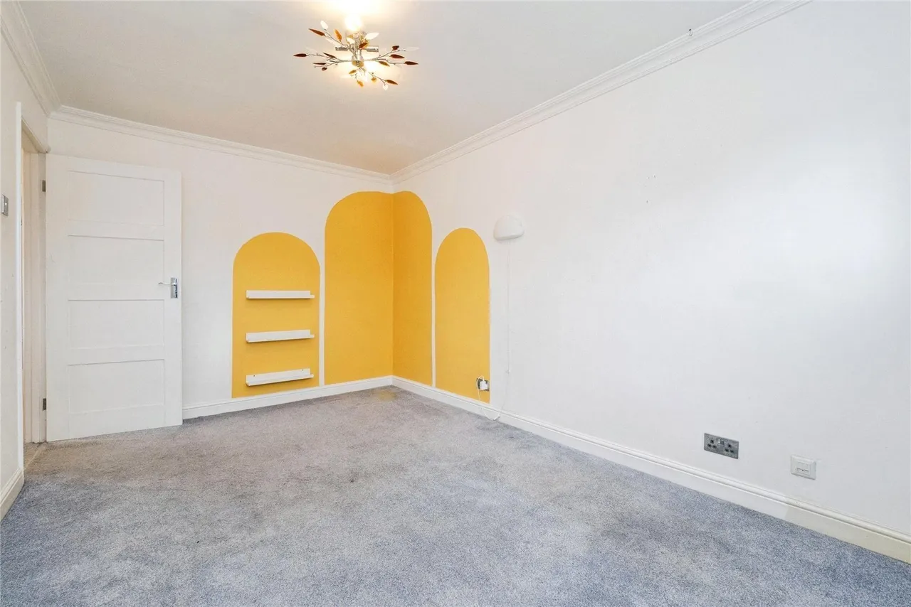 Stephen Avenue, Rainham, RM13, photo 14