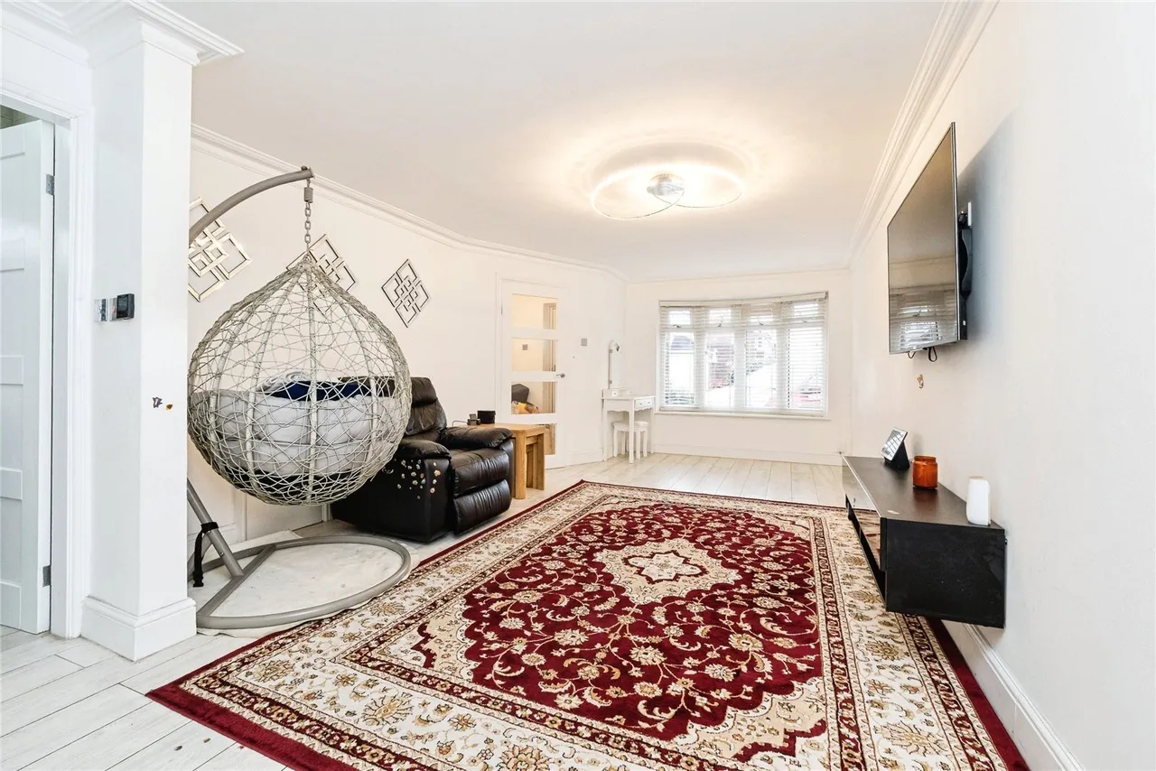 Stephen Avenue, Rainham, RM13, photo 7