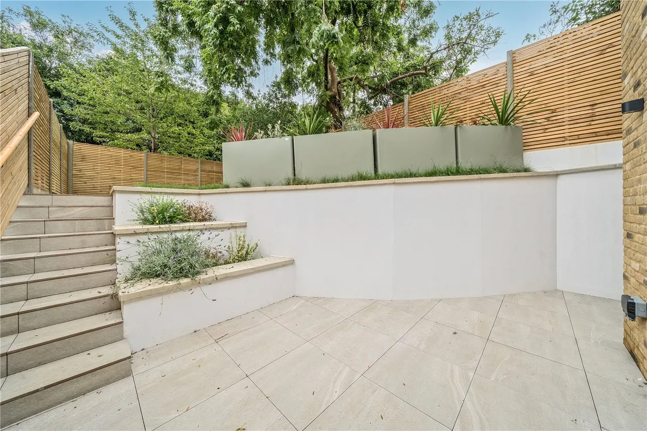Rosemont Road, London, W3, photo 9