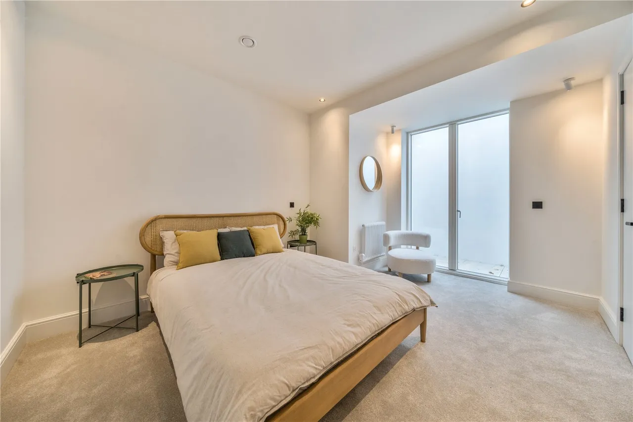 Rosemont Road, London, W3, photo 6