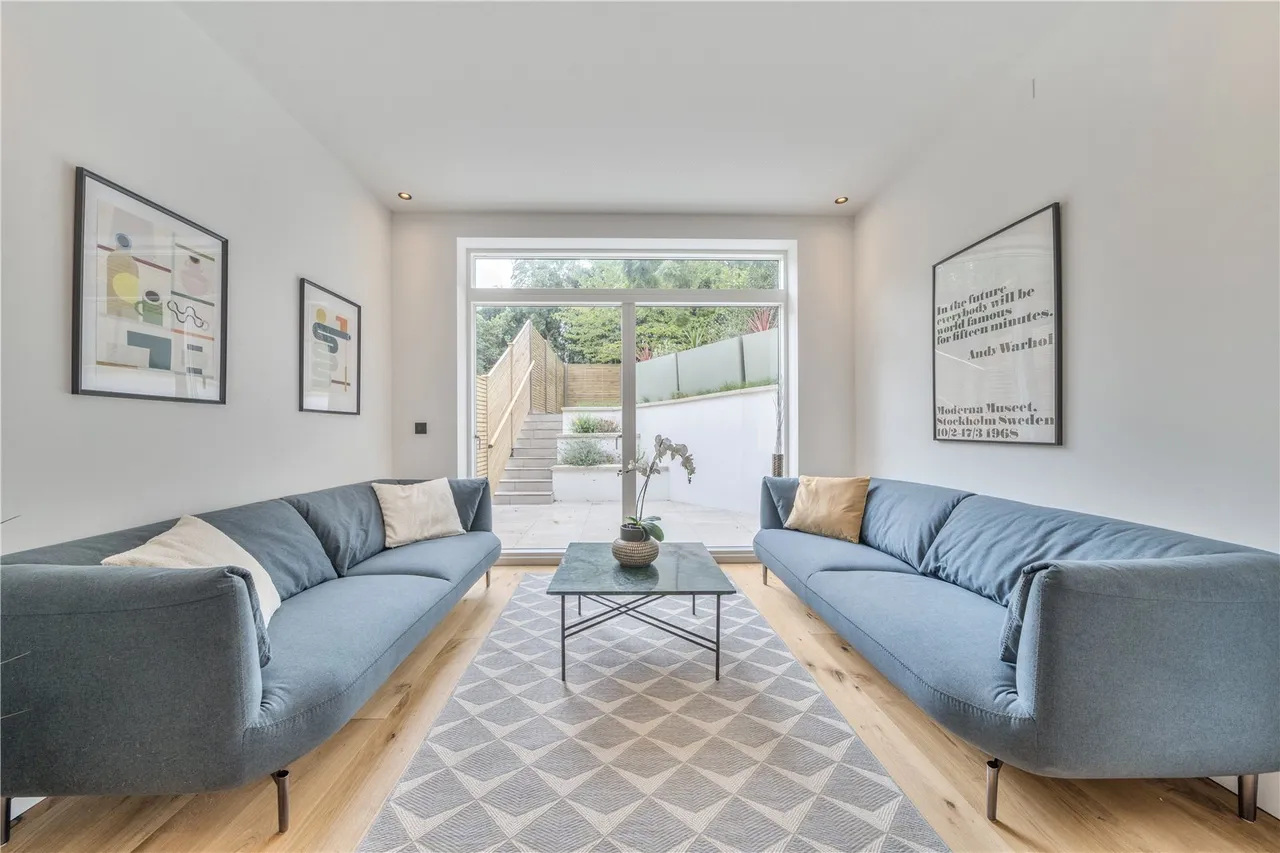 Rosemont Road, London, W3, photo 11