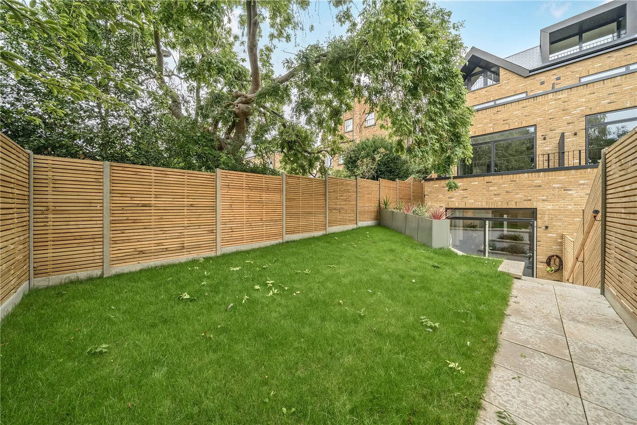 Rosemont Road, London, W3, photo 10