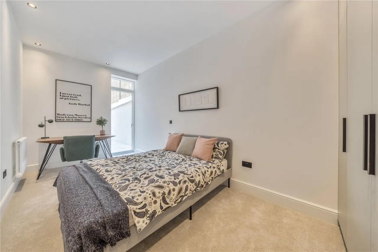 Rosemont Road, London, W3, photo 7