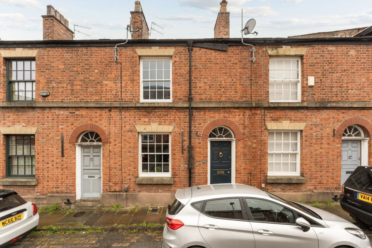 2 bed house for sale, Lord Street, Macclesfield