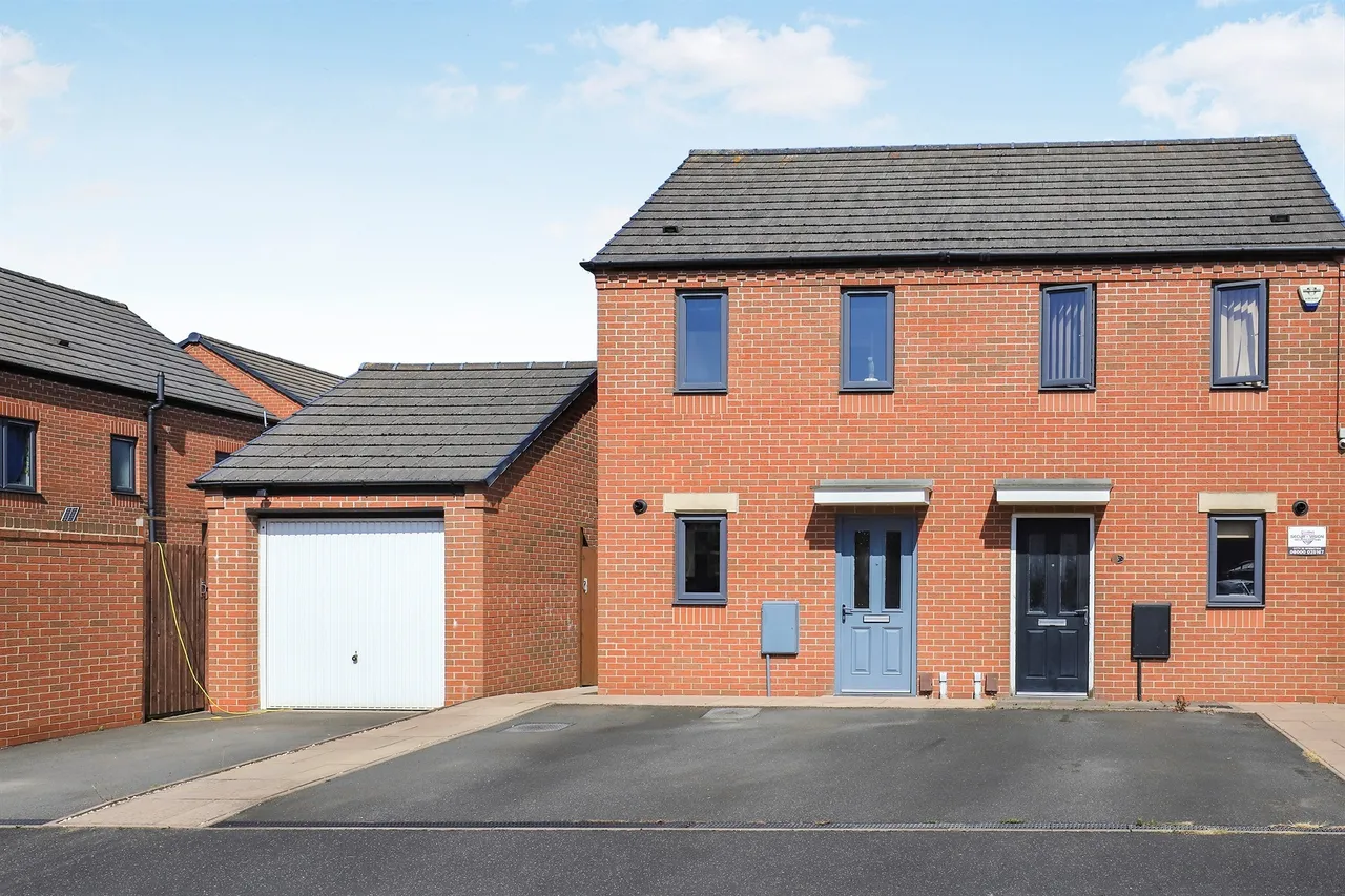 Malling Gardens, Ettingshall, WV2, photo 14