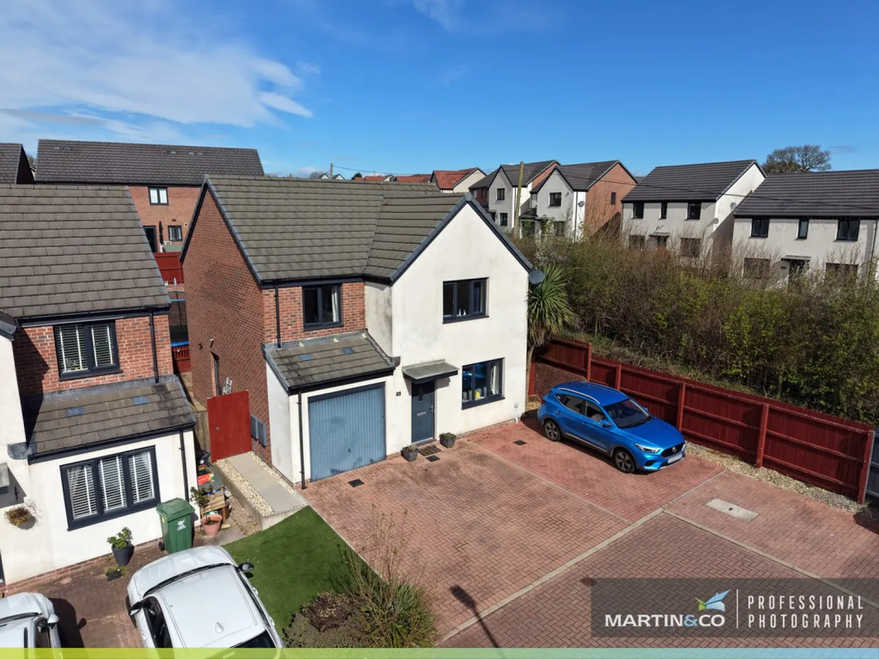 4 bed house for sale — Heol Booths, St Edeyrns