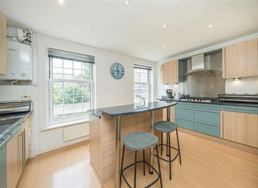Broom Park, Teddington, TW11, photo 2
