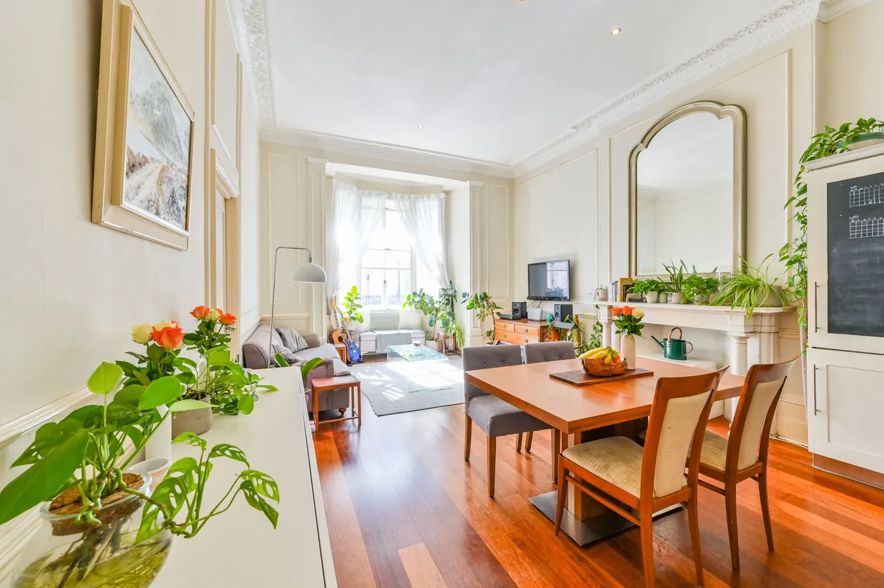 First Floor Flat, 122 Gloucester Terrace, London, photo 11