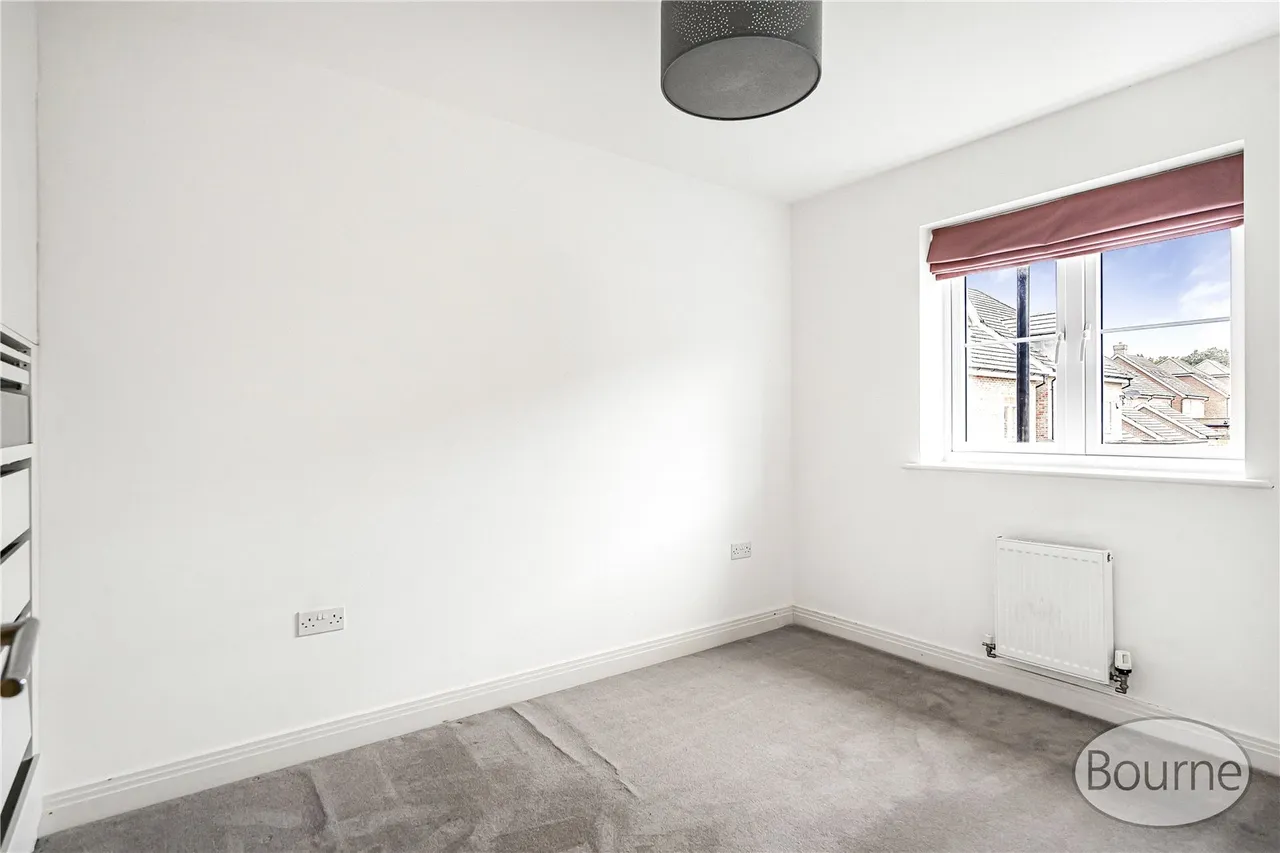 Jersey Close, Knaphill, GU21, photo 8