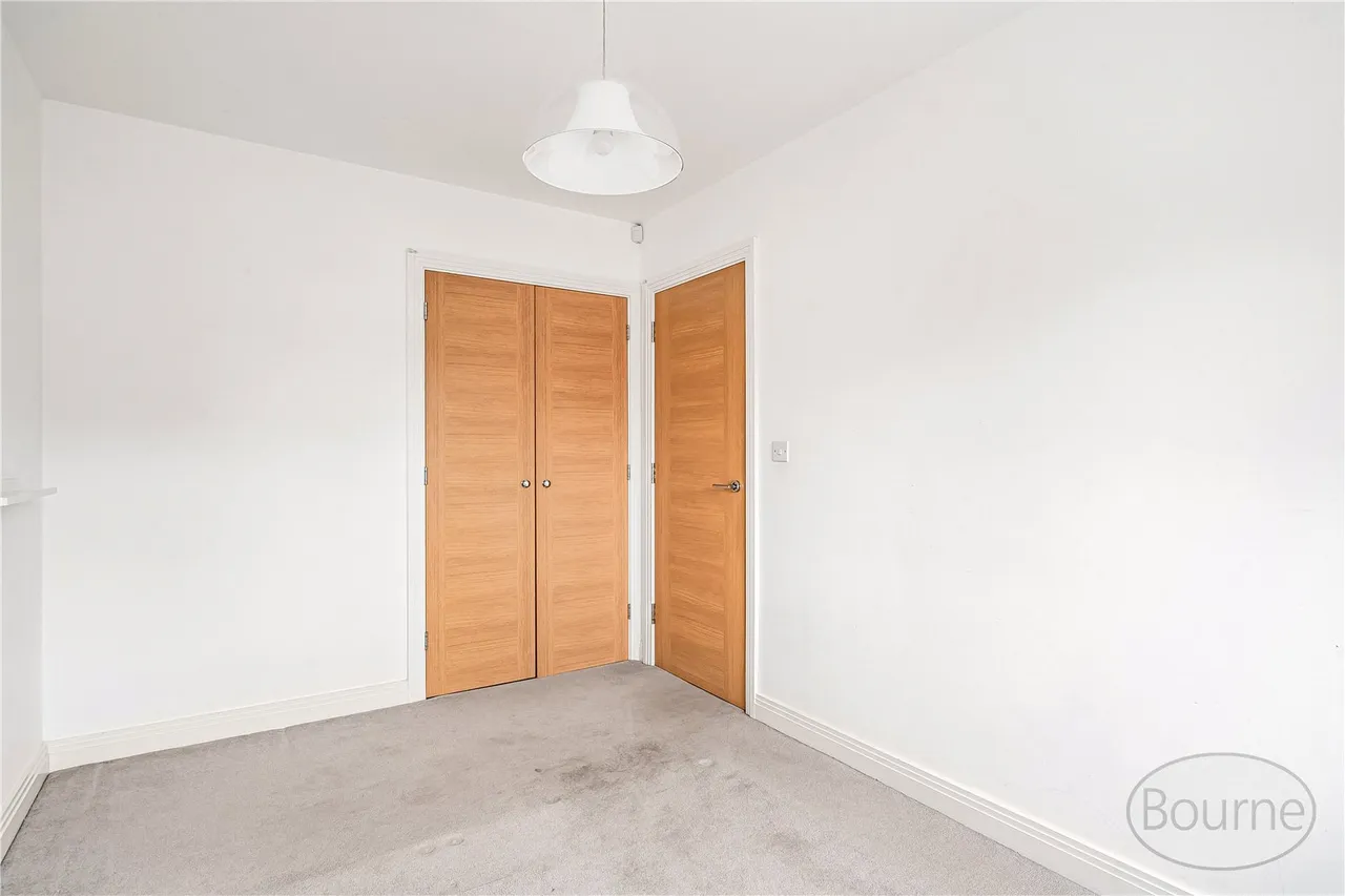 Jersey Close, Knaphill, GU21, photo 14