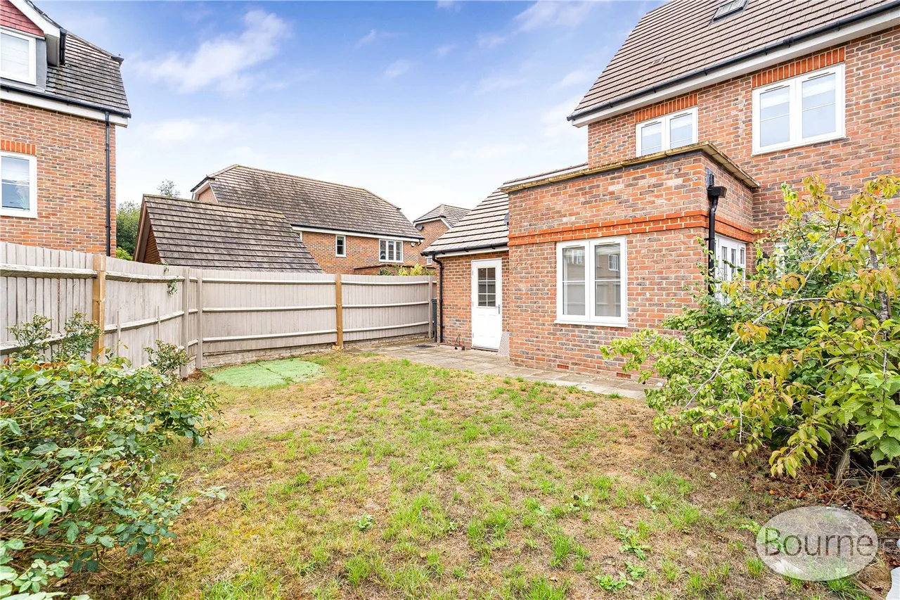 Jersey Close, Knaphill, GU21, photo 13