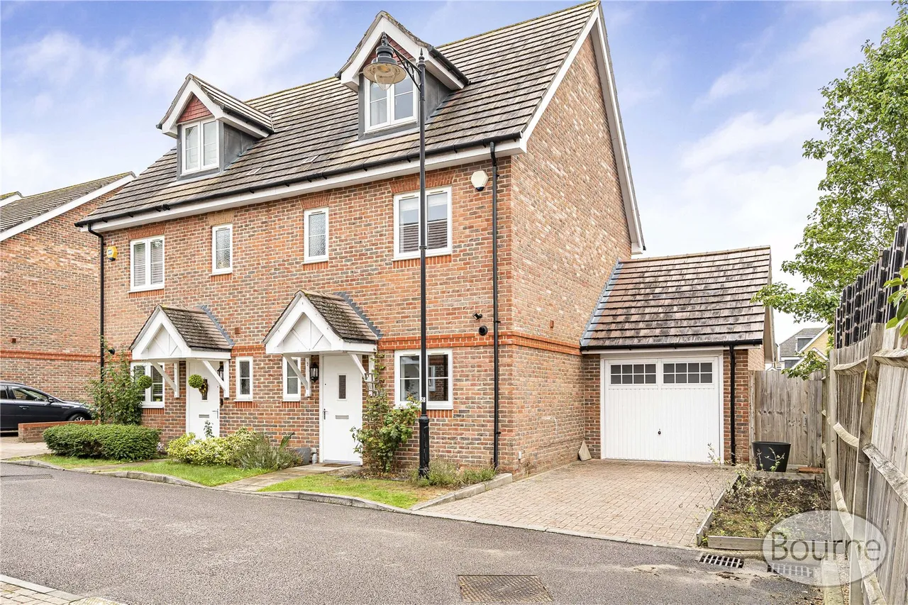 4 bed house for sale, Jersey Close, Knaphill, GU21