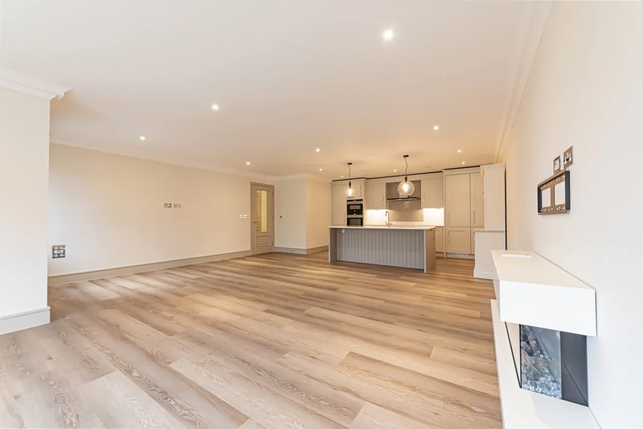 Camberley, Surrey, photo 9