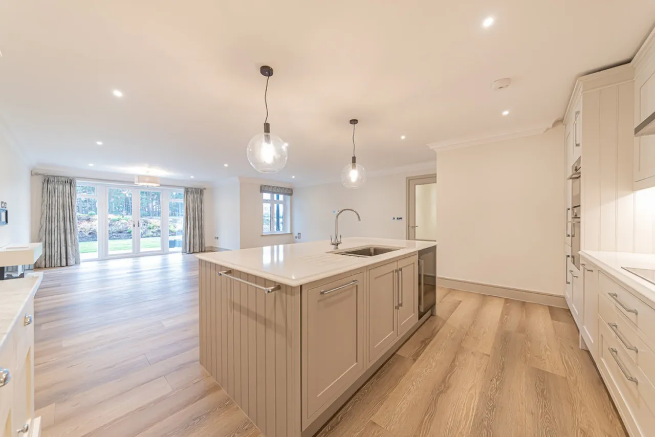 Camberley, Surrey, photo 6