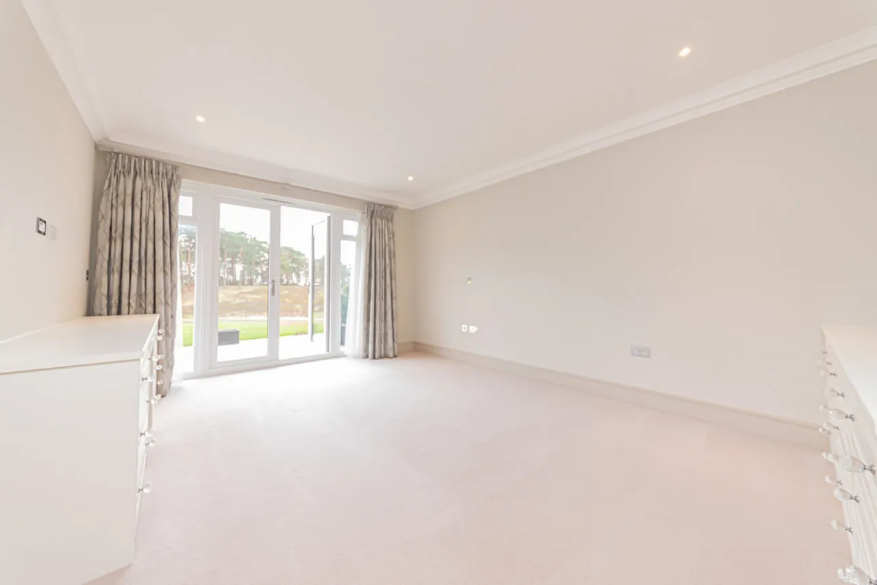 Camberley, Surrey, photo 12