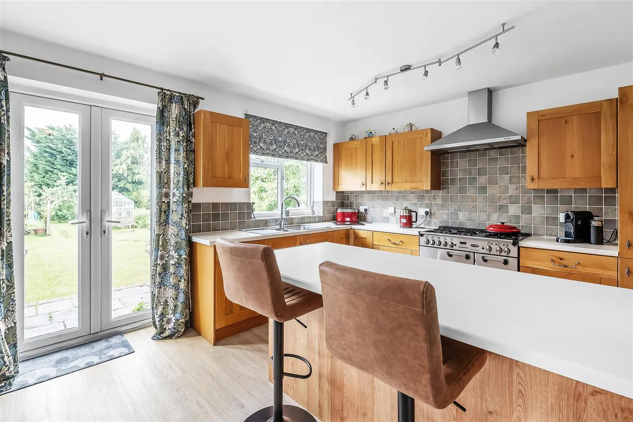 Hazel Way, Fetcham, KT22, photo 5