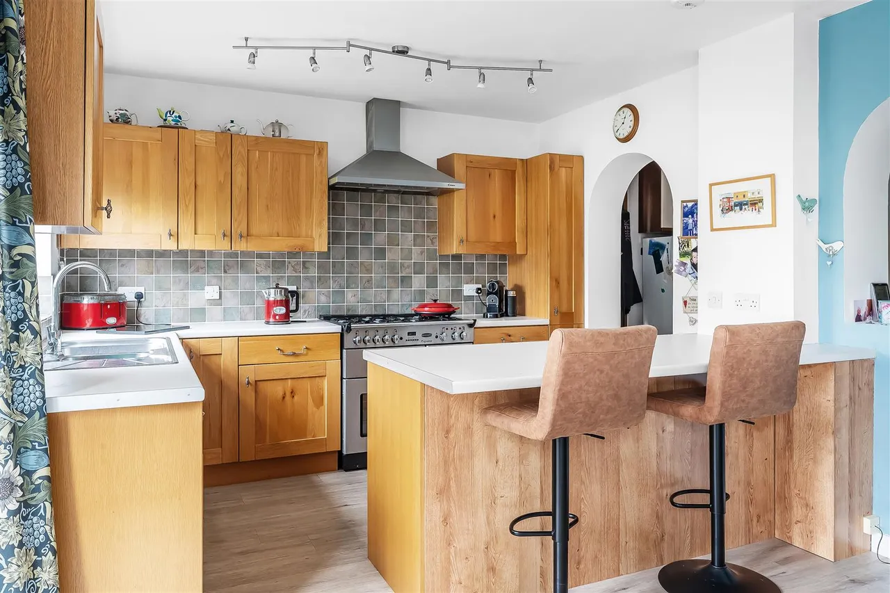 Hazel Way, Fetcham, KT22, photo 12