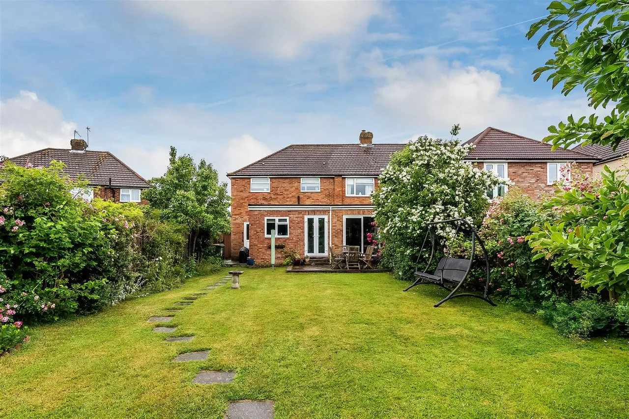 Hazel Way, Fetcham, KT22, photo 4
