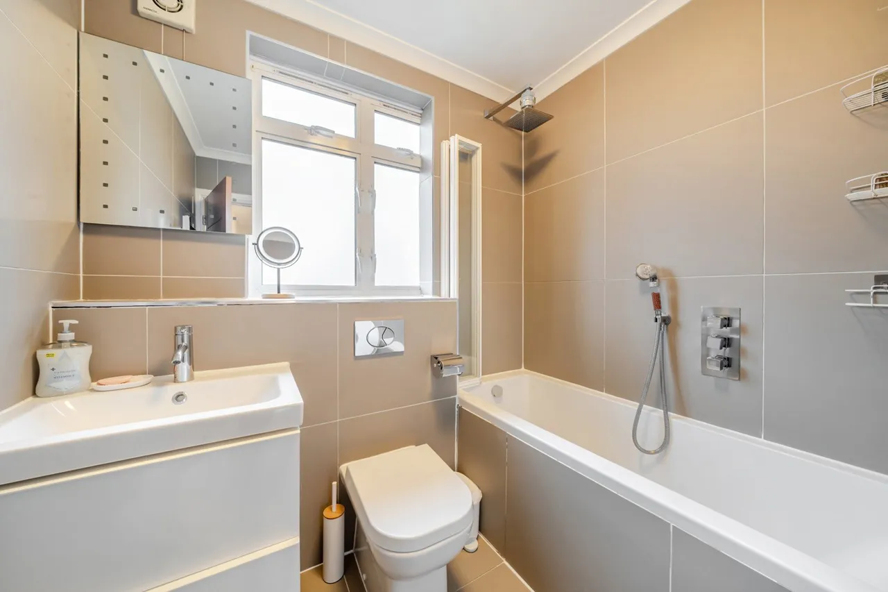Boathouse Walk, SE15, photo 13