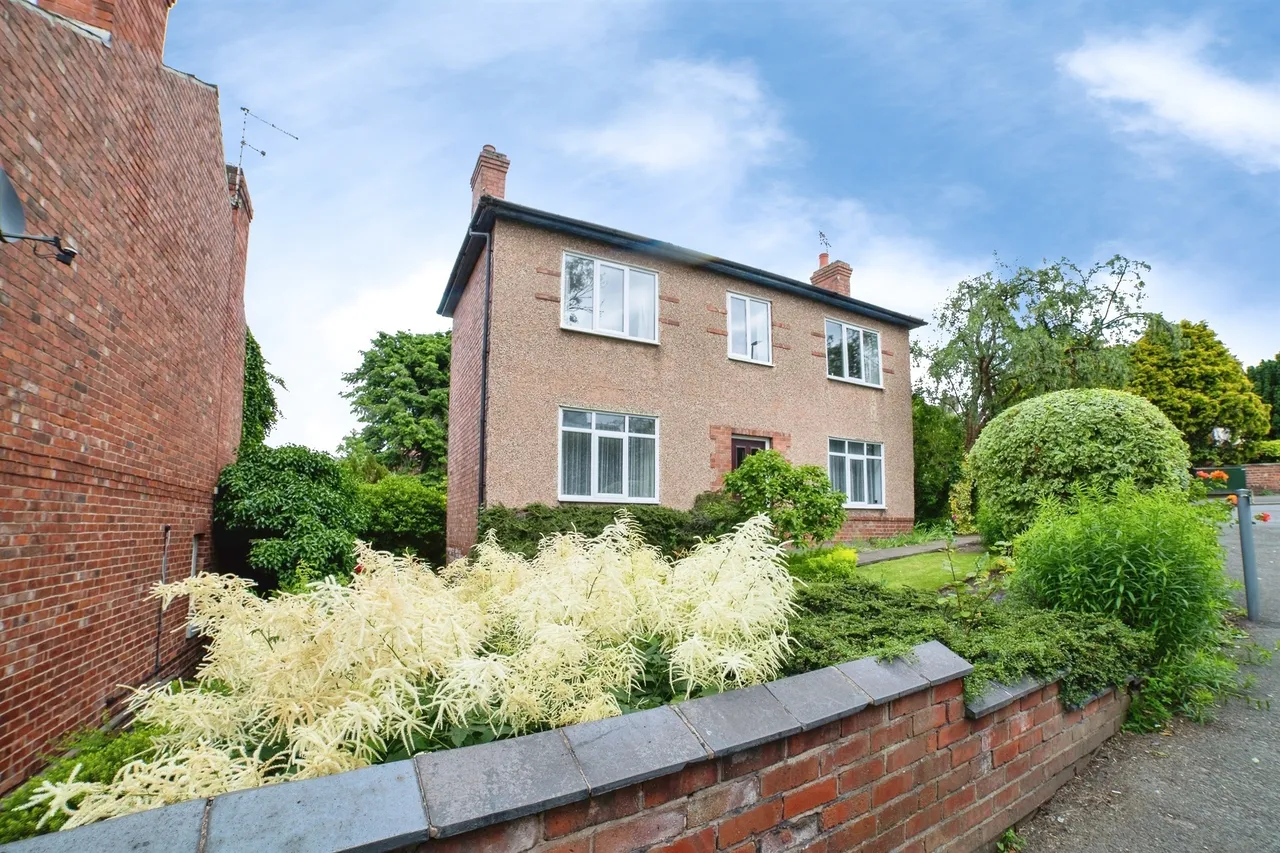 High Street, Loscoe, DE75, photo 3