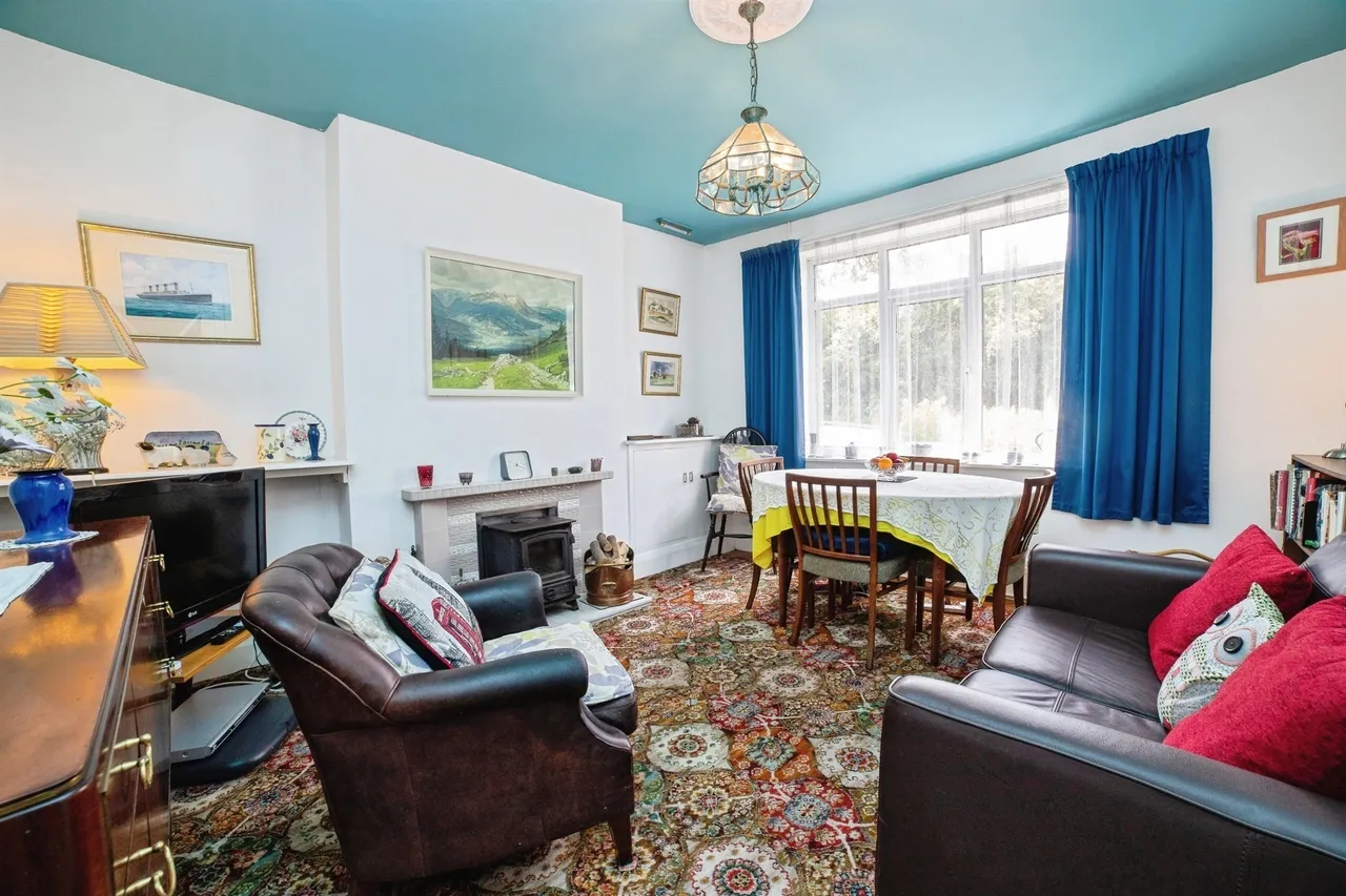 High Street, Loscoe, DE75, photo 8