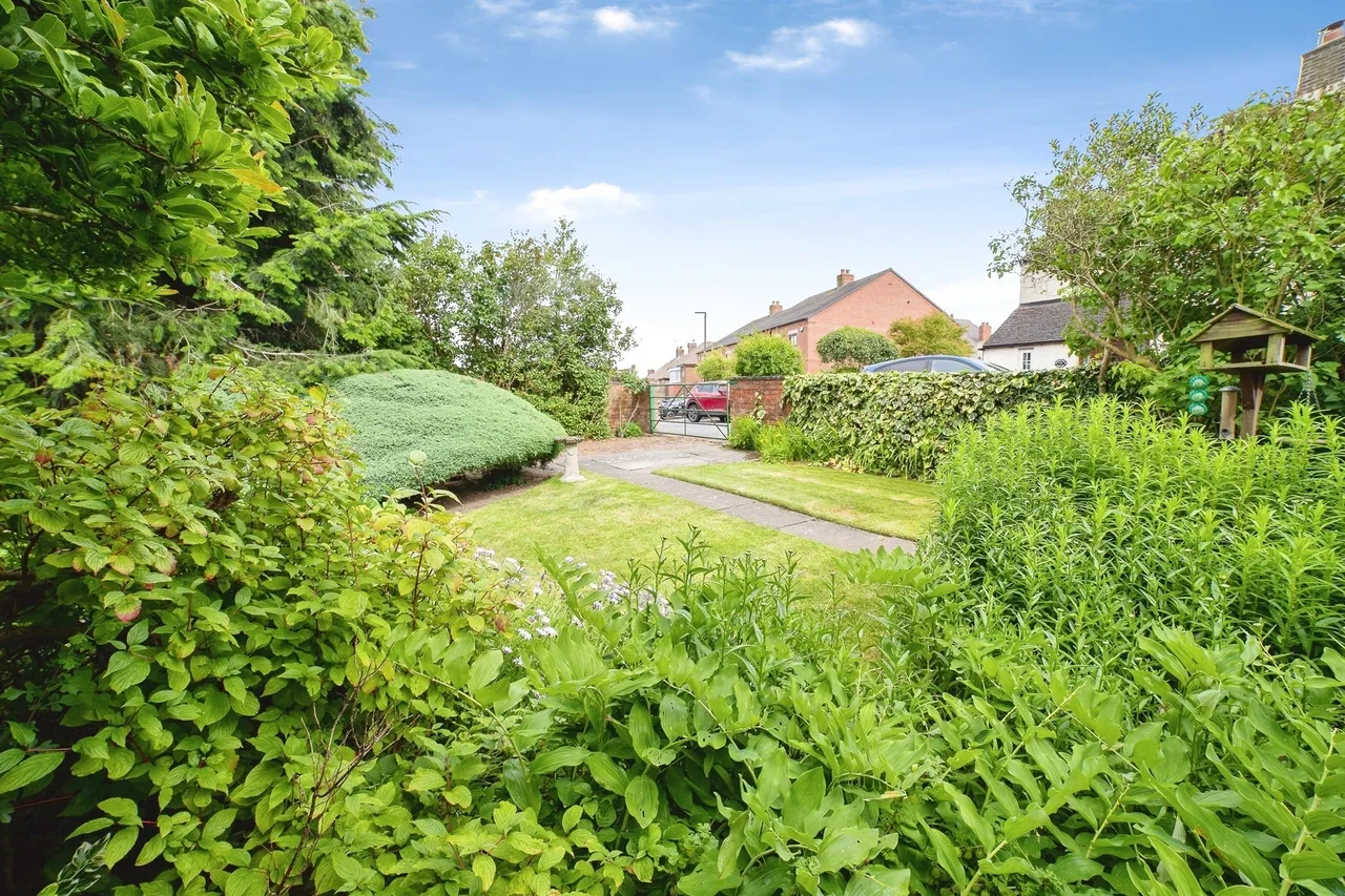 High Street, Loscoe, DE75, photo 27