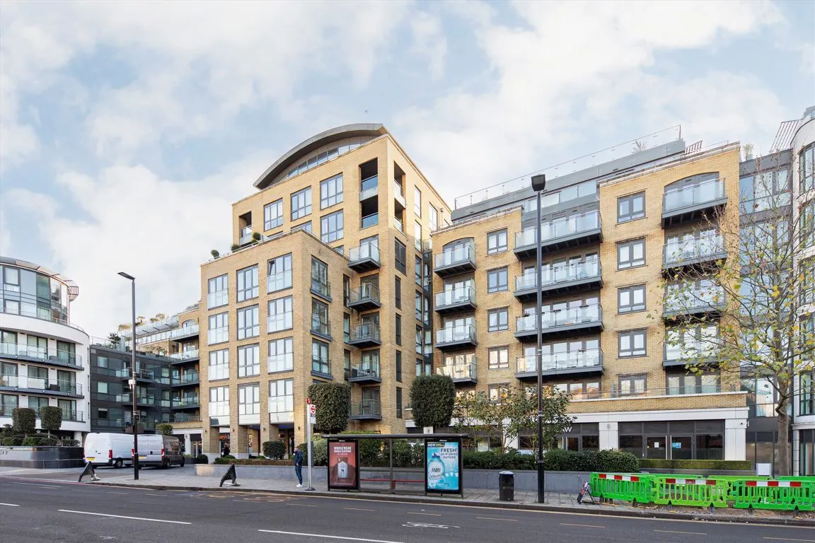 2 bed property to rent, Kew Bridge Road, TW8