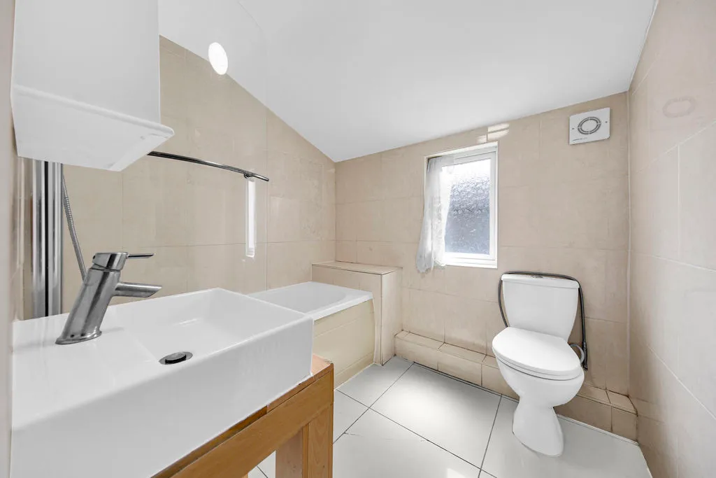 St. Albans Road, Ilford, IG3, photo 19