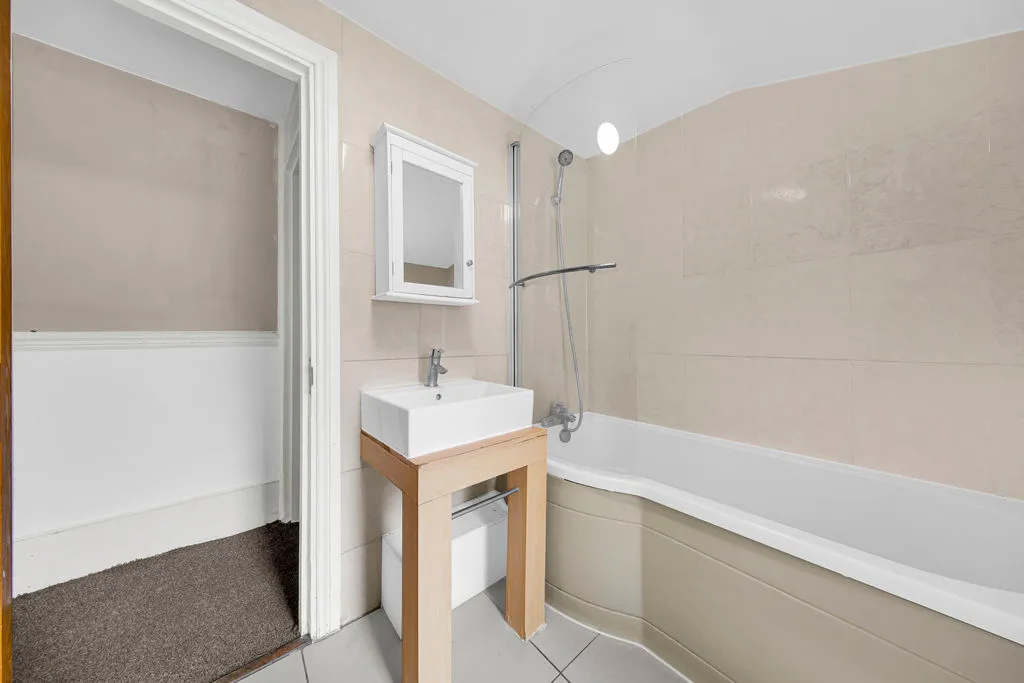 St. Albans Road, Ilford, IG3, photo 20