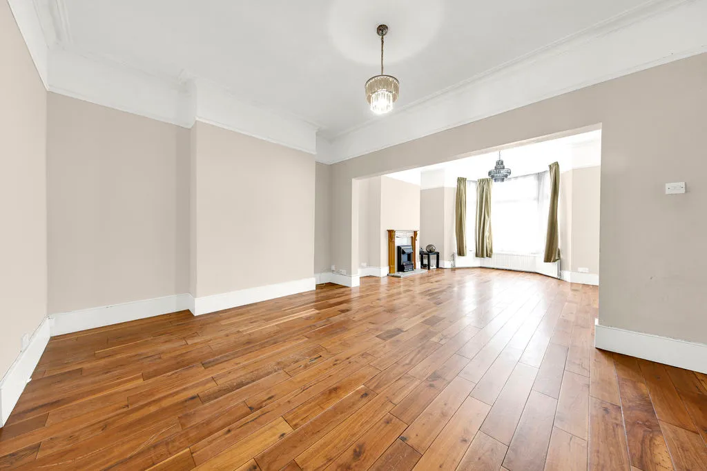 St. Albans Road, Ilford, IG3, photo 5